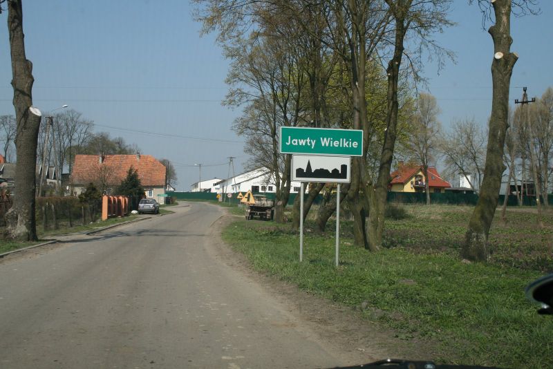 Plik:Jawty Wielkie. Wjazd do wsi.jpg